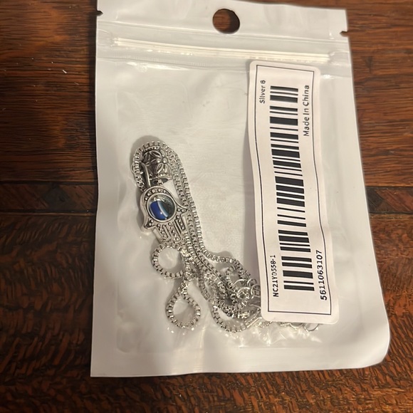 NEW Evil Eye Hamsa Hand Pendant Necklace - Picture 2 of 2